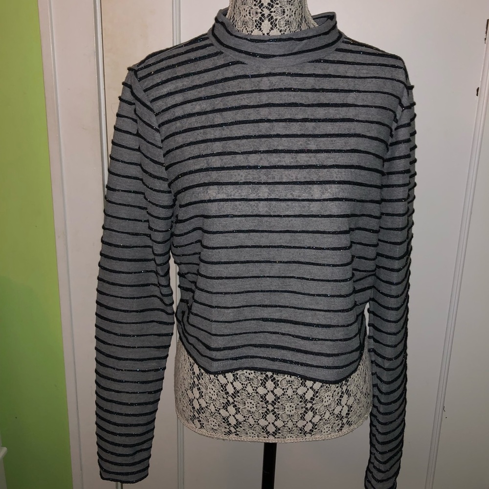 Long sleeve cropped shirt